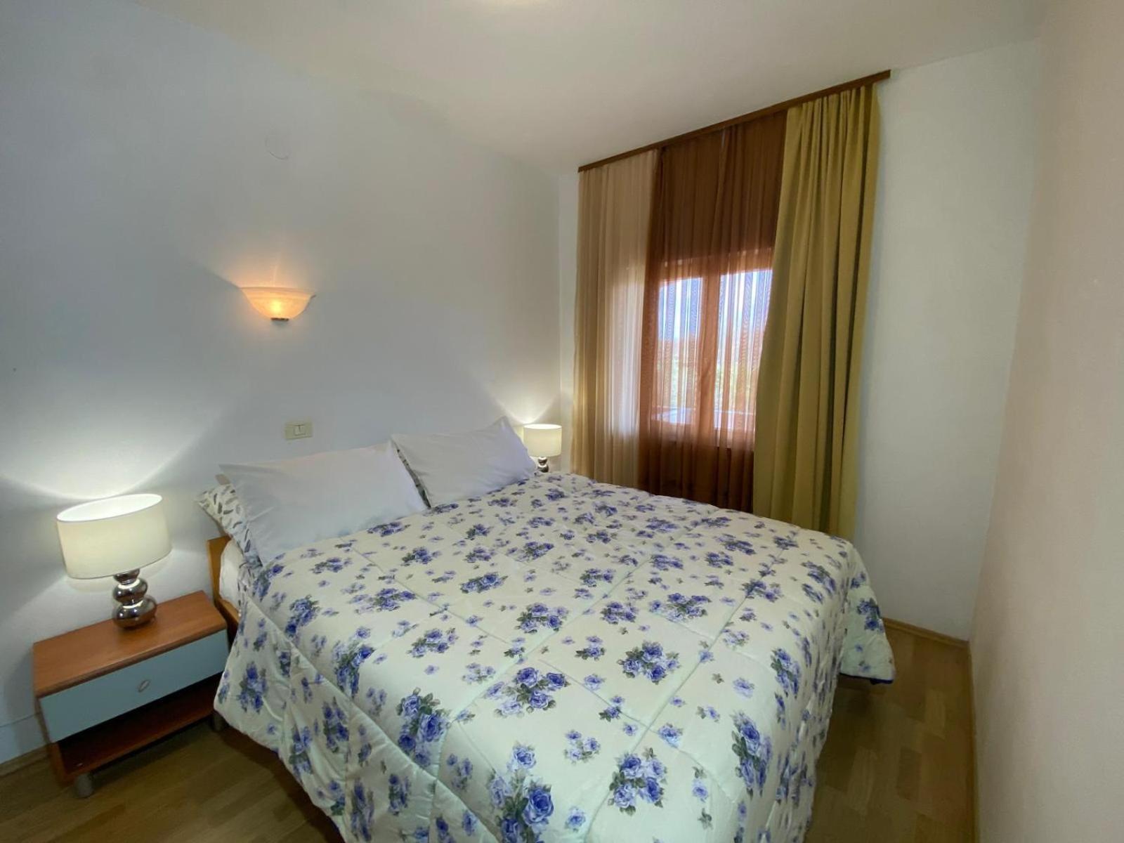 Apartments Aurelia Nova Vas  Bagian luar foto