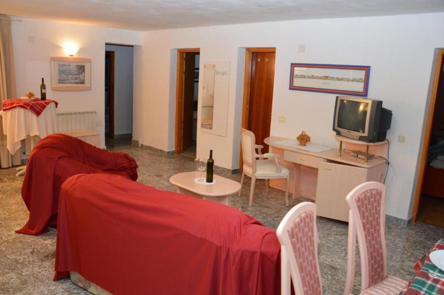 Apartments Aurelia Nova Vas  Bagian luar foto